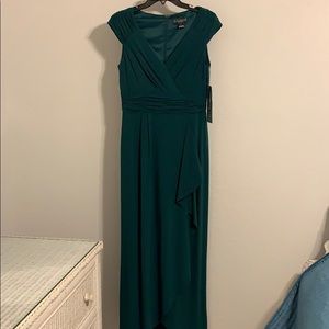 New Jessica Howard  Full length dress